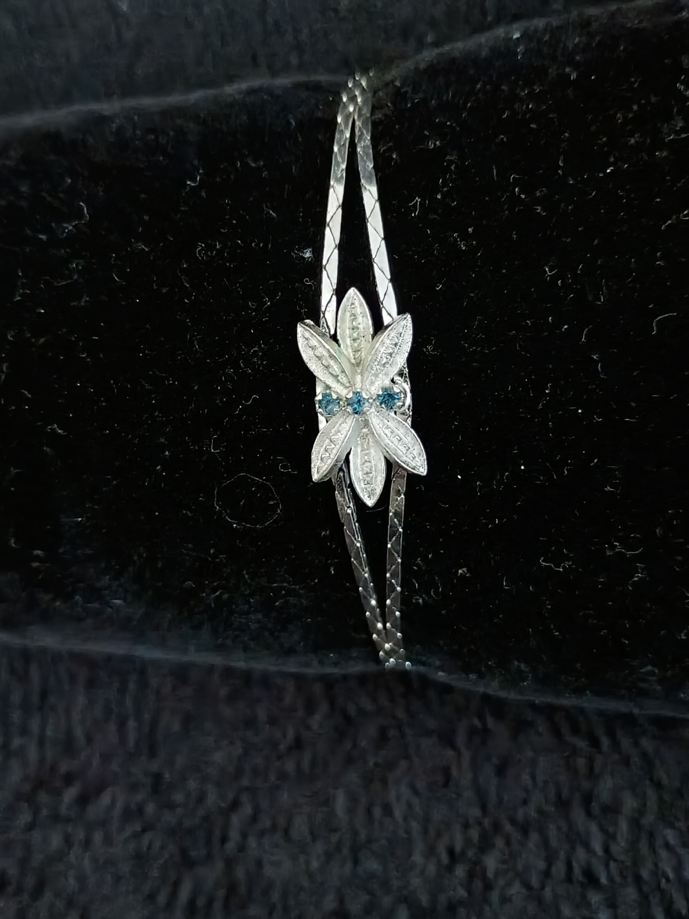 *NWOT* Silver Floral Bracelet with Sapphire Accents